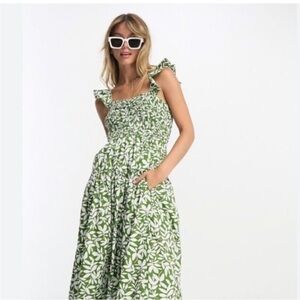 ABERCROMBIE & FITCH Green and White Smocked Floral Print Midi Dress with Pockets